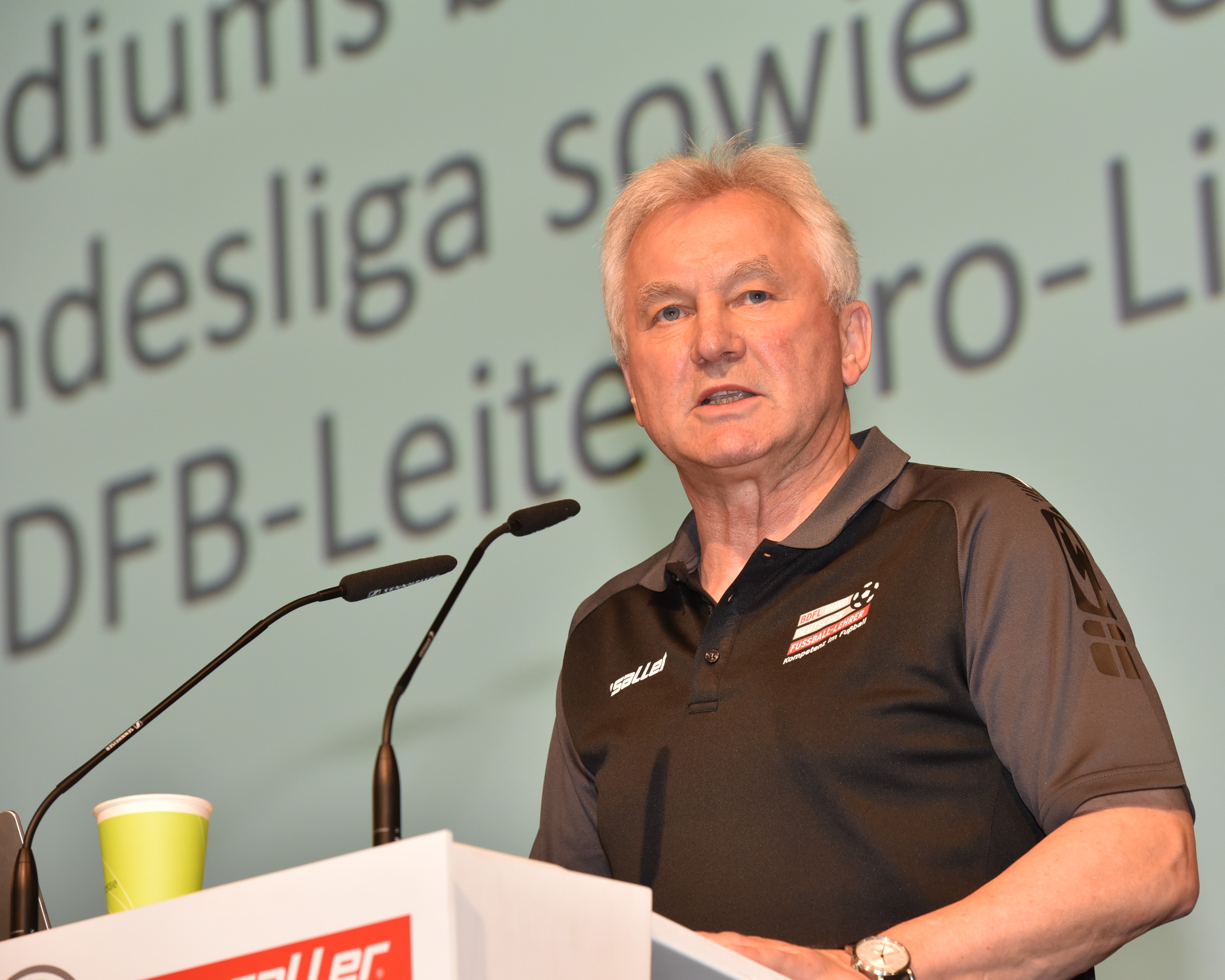 Interview mit BDFL-Präsident Benno Möhlmann