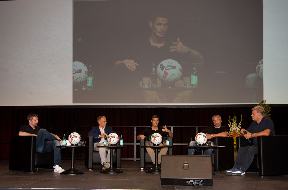 Podiumsdiskussion zum ITK-Leitthema: „Kompetenzentwicklung von Spieler*innen und Trainer*innen“