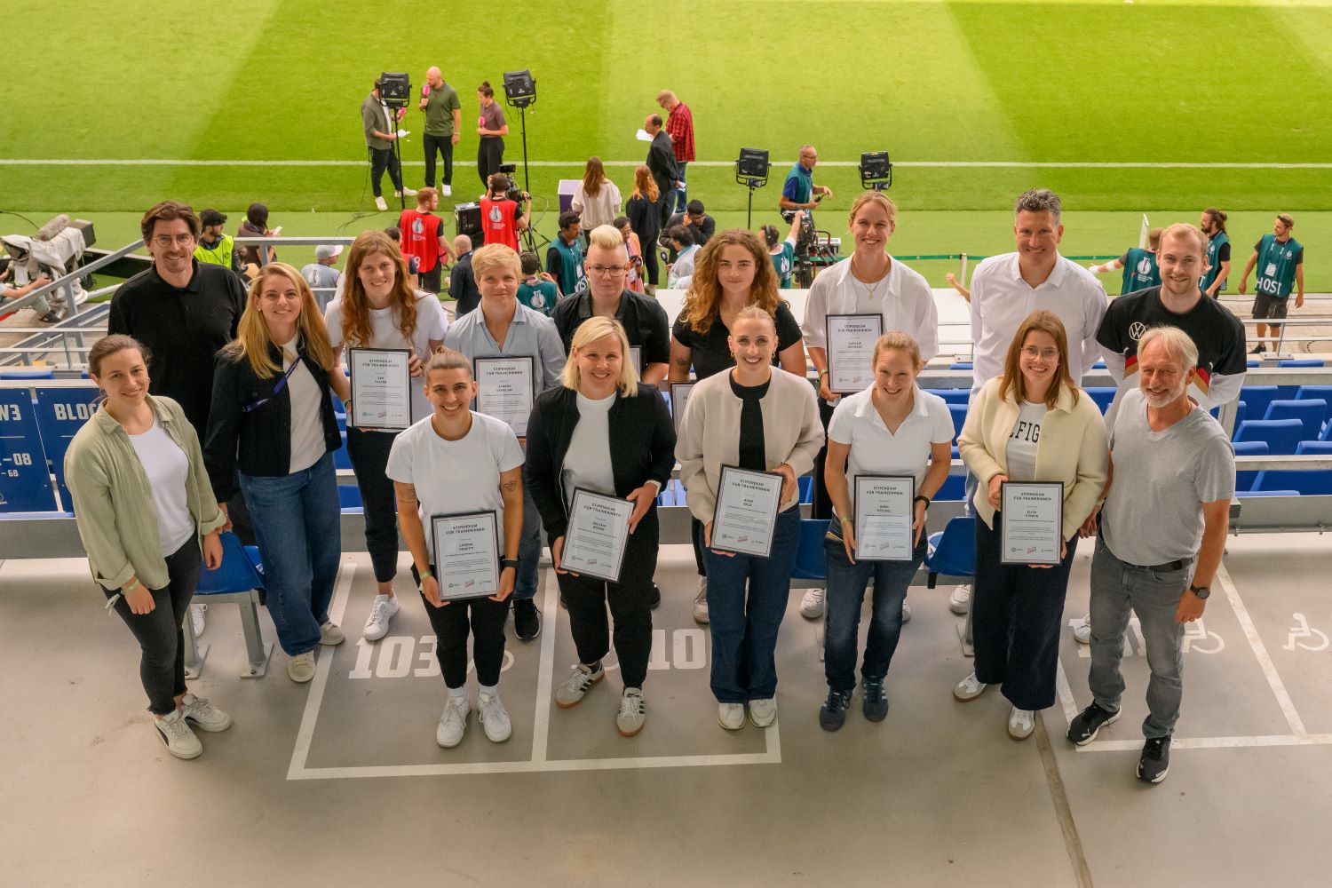 22 Trainerinnen gefördert – Stipendienvergabe beim Supercup