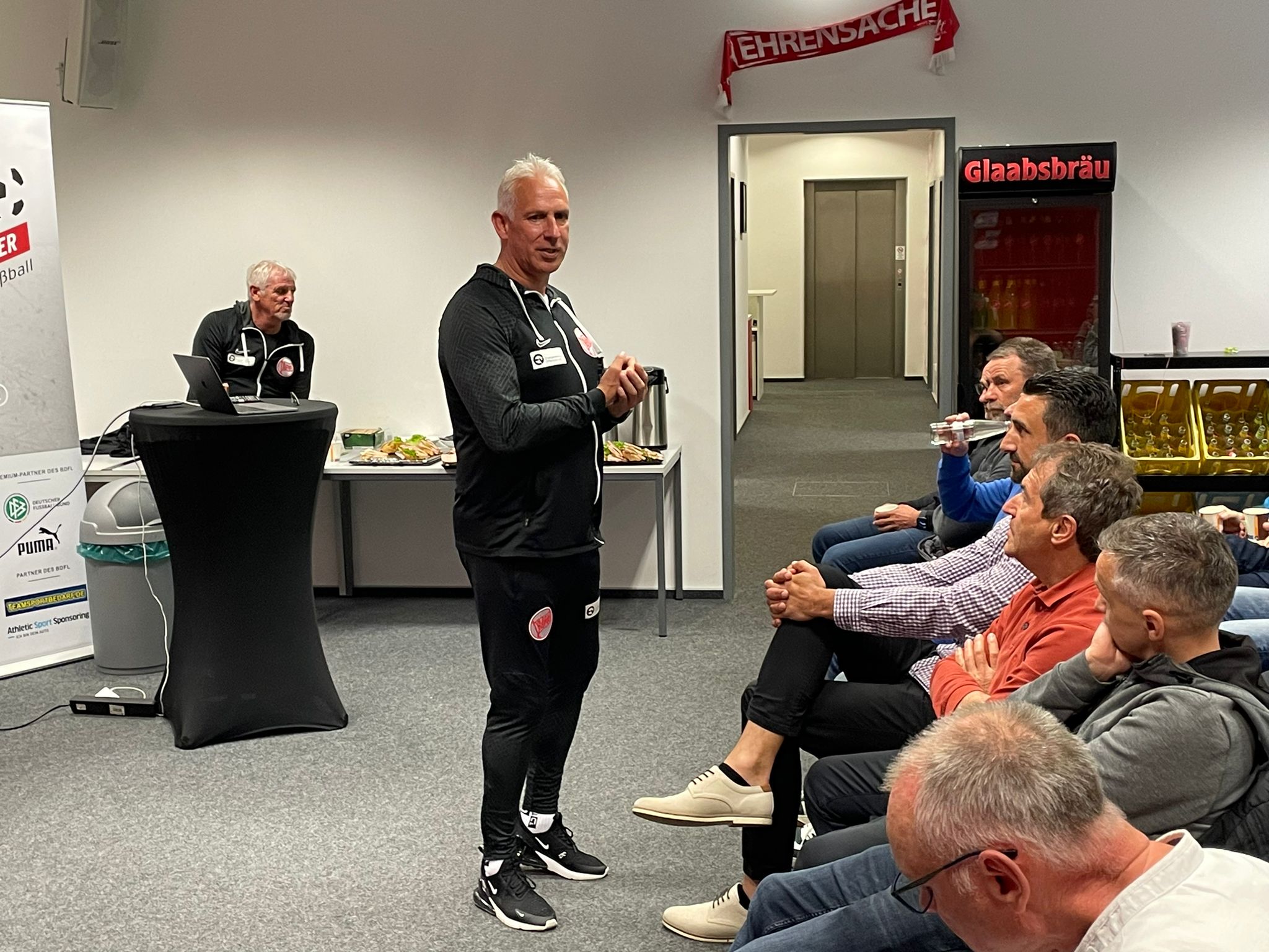 Regionaler Trainer-Kongress beim OFC: „Taktische Vorbereitung auf das Spielverhalten des nächsten Gegners“