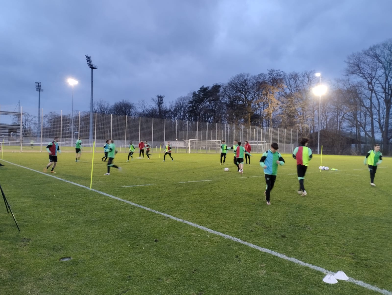 Regionales Trainer-Seminar bei Hannover 96 - „Trainieren im Team - durch Scanning das Spiel zwischen den Linien optimieren“