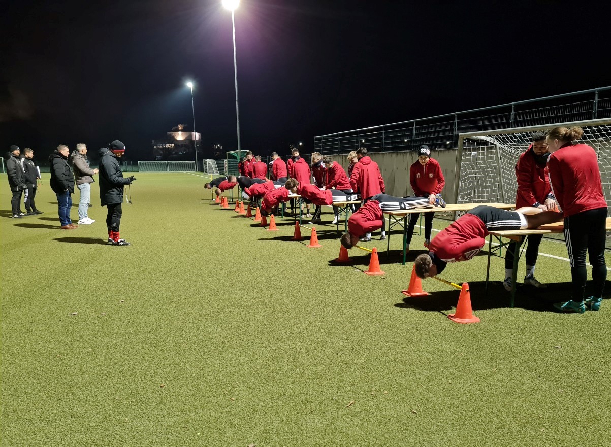 Regionaler Trainer-Kongress „Leistungstests im Amateurfußball“