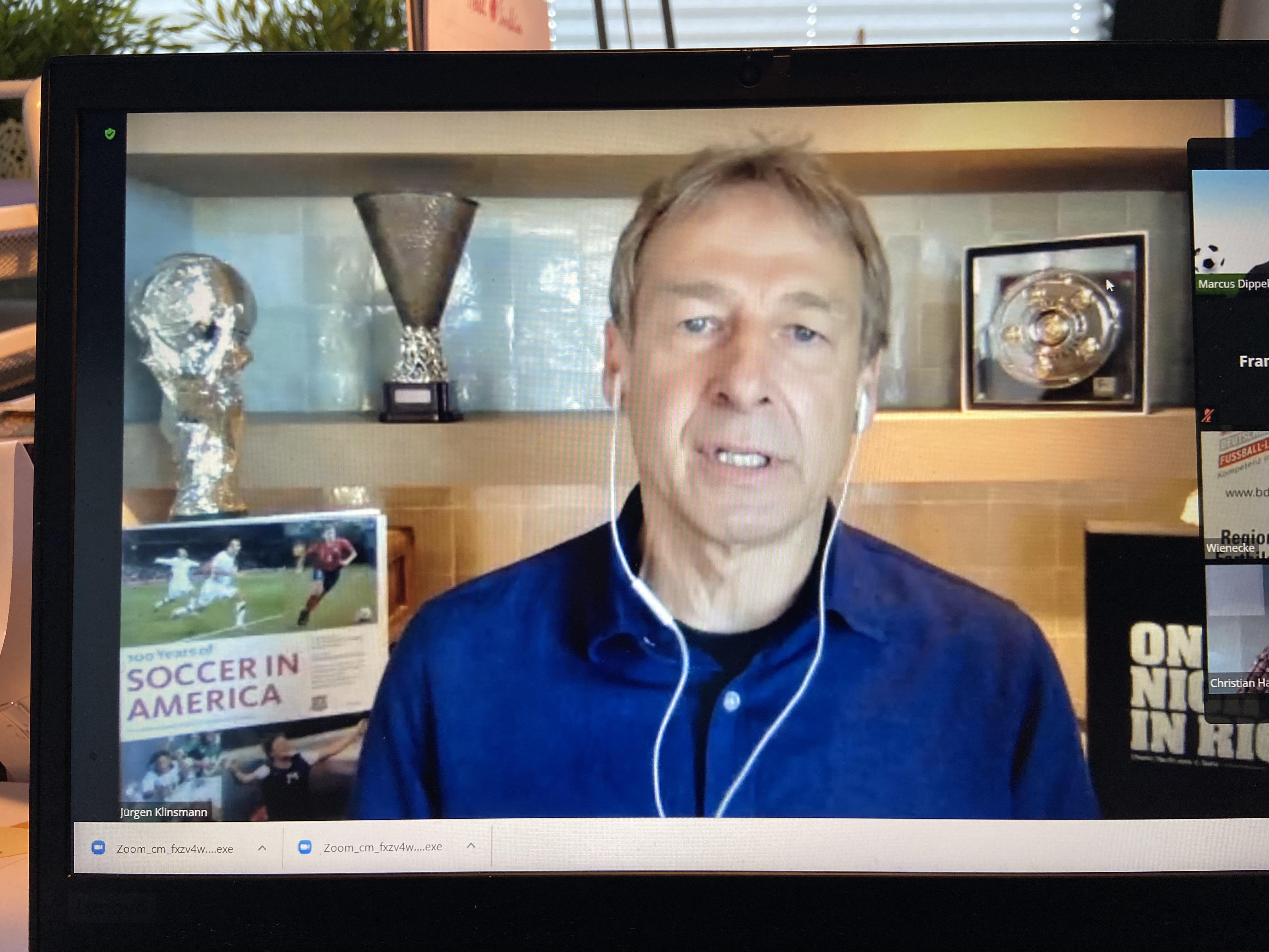 Jürgen Klinsmann referierte aus Kalifornien während der Online-Fortbildung des BDFL
